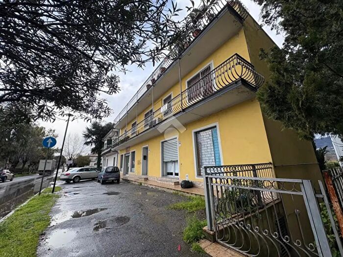 Appartamento quadrilocale in vendita in Via Giuseppe Verdi, Rende