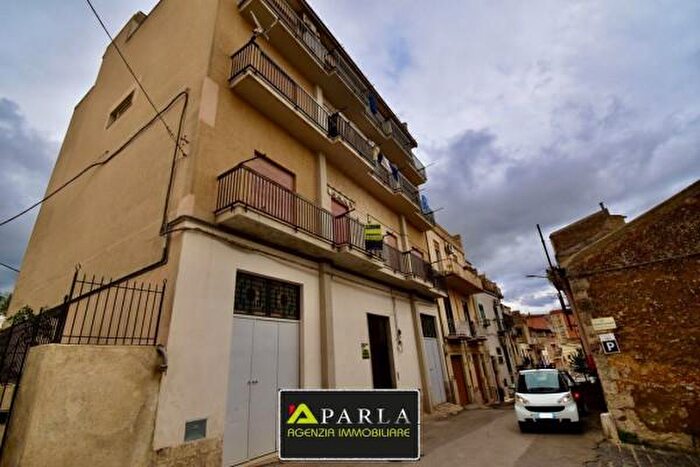 Appartamento con 5 locali in vendita in Via Vittorio Emanuele Orlando, Canicatti