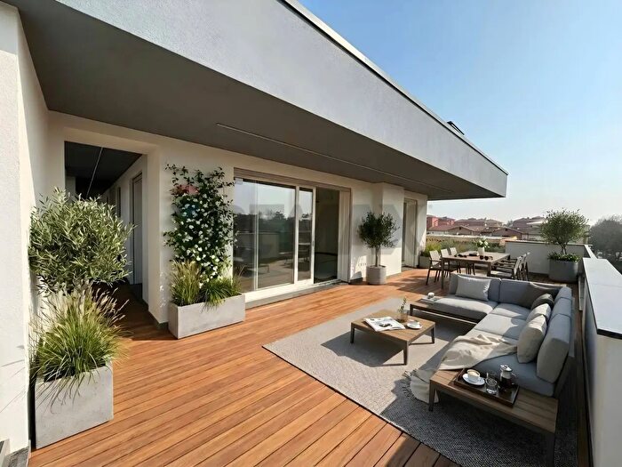 Appartamento quadrilocale in vendita in Modigliani, Monza