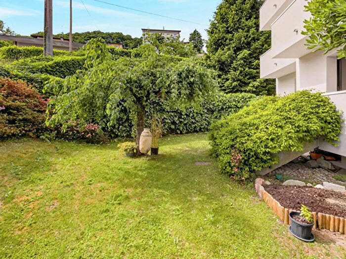 Appartamento quadrilocale in vendita in Via Borromini, Como