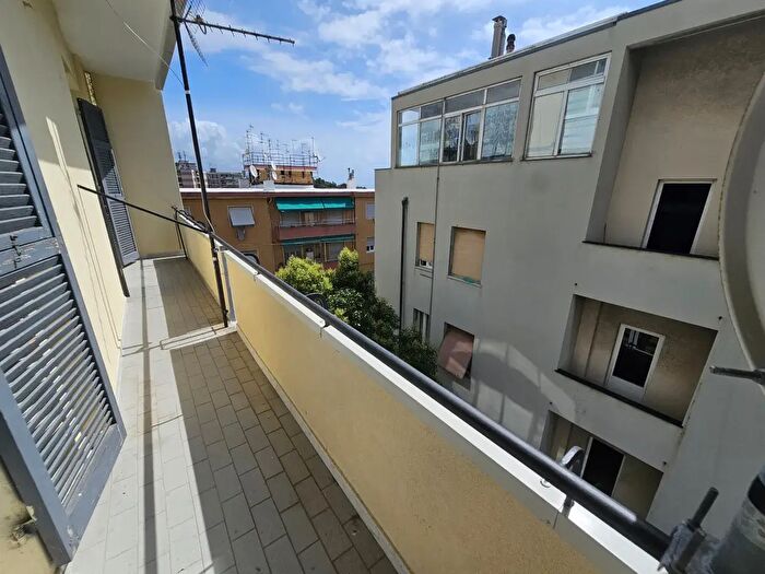 Appartamento trilocale in vendita in Via Turati, Savona