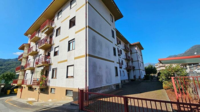 Appartamento trilocale in vendita in Via per Scopelletto Varallo Vercelli, Varallo