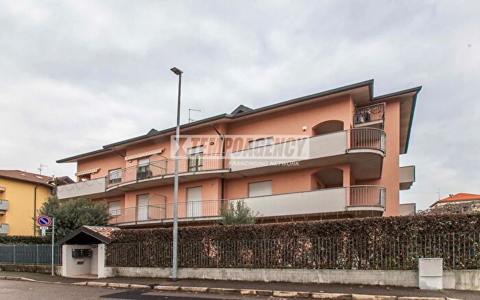 Appartamento trilocale in vendita in Via Municipio Vecchio, Cislago