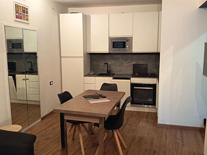 Appartamento trilocale in affitto in Via Priaruggia, Quarto, Genova