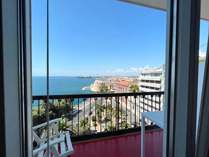 Appartamento quadrilocale in affitto in Via Regina Margherita, Taranto