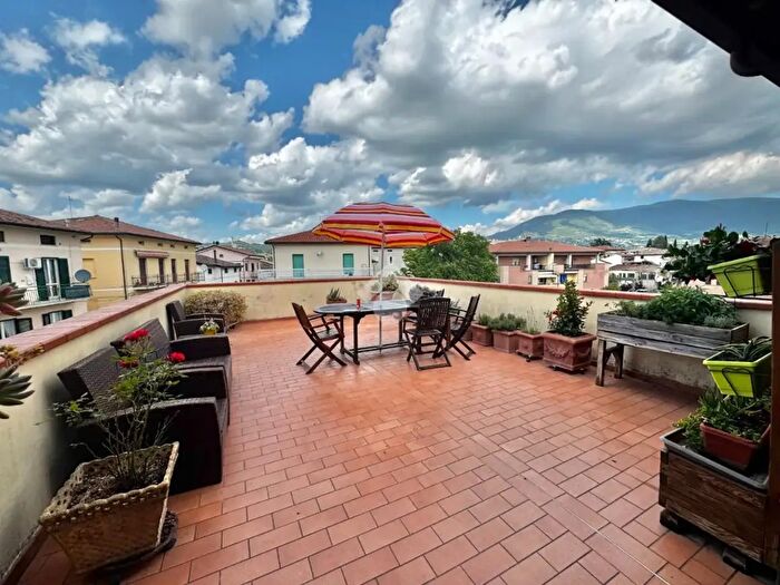 Appartamento quadrilocale in vendita in Via Becchetti, Assisi