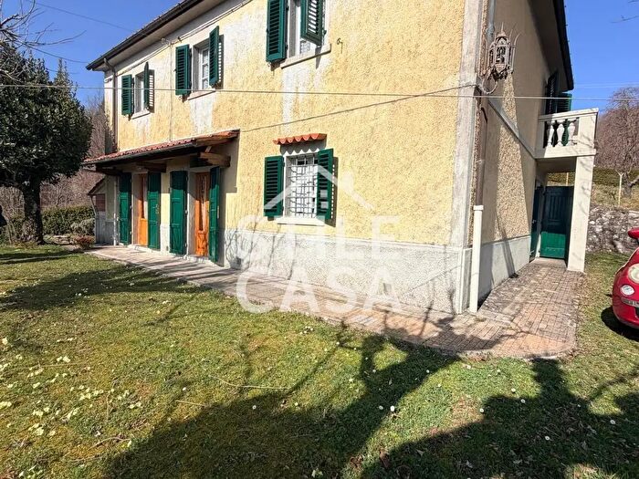 Casa con 8 locali in vendita in Le Piastre Pt, Pistoia