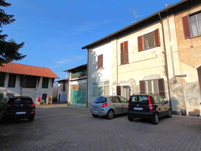 Casa monolocale in affitto in Usmate, Usmate Velate