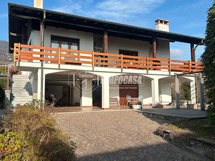 Casa con 5 locali in vendita in Via Verbania, Arizzano