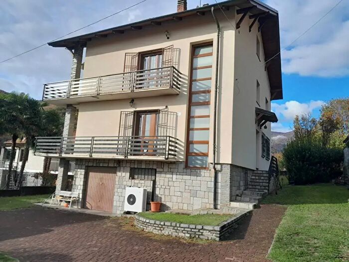 Casa con 9 locali in vendita in Via Fucina, Porte