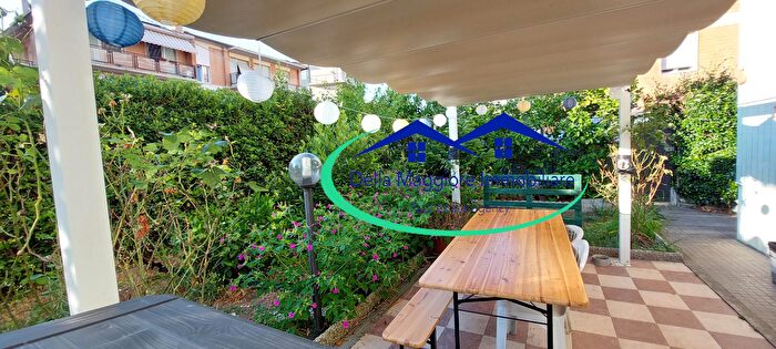 Appartamento con 7 locali in vendita in Via delle Abetelle, Livorno