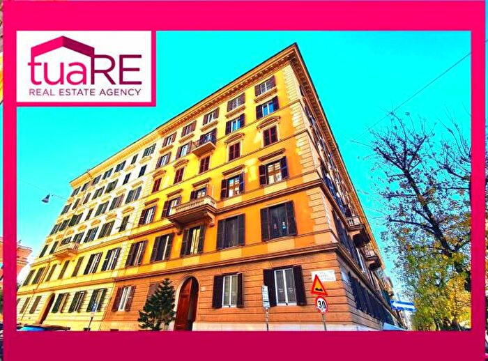 Appartamento con 6 locali in vendita in Via Pietro della Valle, Roma