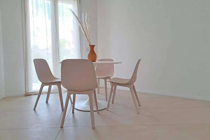 Appartamento monolocale in affitto in Via Bellinzona, Como