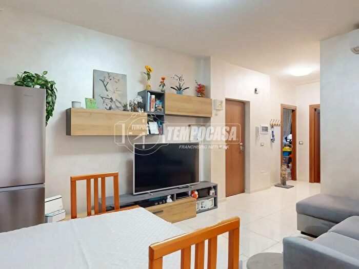 Appartamento trilocale in vendita in Via Carlo Pisacane, Torino
