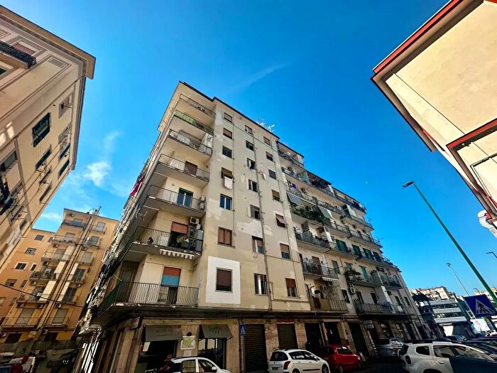 Appartamento bilocale in vendita in Via Cumana, Napoli