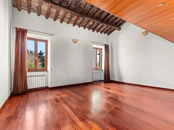 Appartamento quadrilocale in affitto in Roma