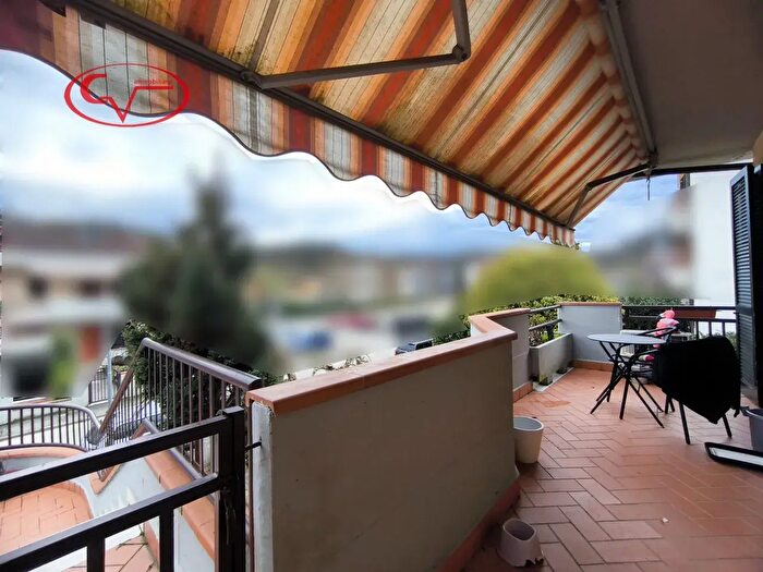 Appartamento trilocale in vendita in Via R Fabbrini, Cavriglia