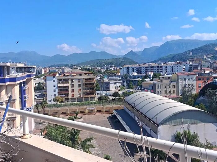Appartamento quadrilocale in vendita in Piazza Gioberti, Battipaglia