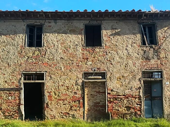 Casa con 10 locali in vendita in Via Pontita, Fauglia