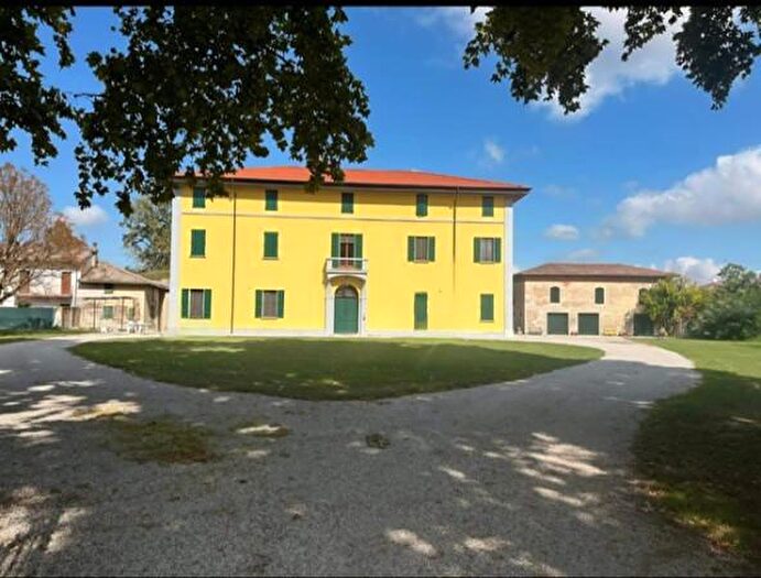 Appartamento quadrilocale in affitto in Via Altedo, San Pietro In Casale