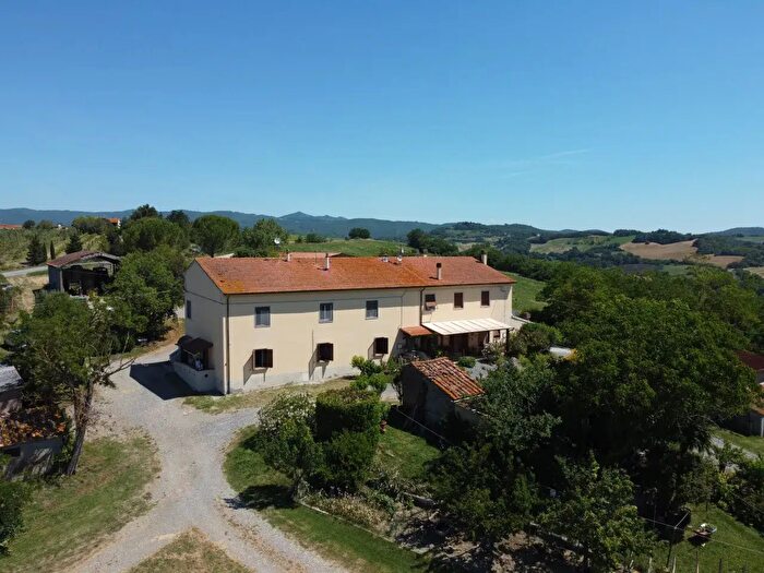 Casa con 9 locali in vendita in Strada Vicinale della Ranciaia, Montecatini Val Di Cecina