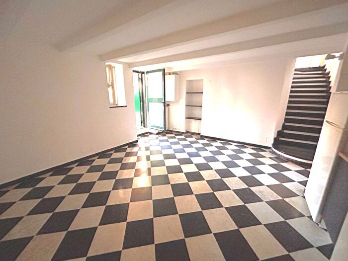 Appartamento trilocale in affitto in Via San Luca dAlbaro, Albaro, Genova