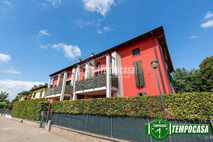 Appartamento trilocale in vendita in Via Roma, Pianengo