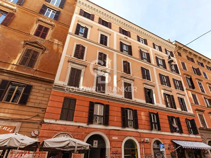 Appartamento bilocale in vendita in Via Natale del Grande, Roma