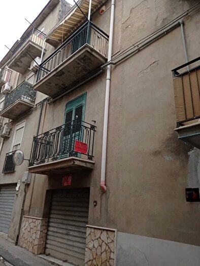 Casa trilocale in vendita in Via Regina Elena, San Cataldo