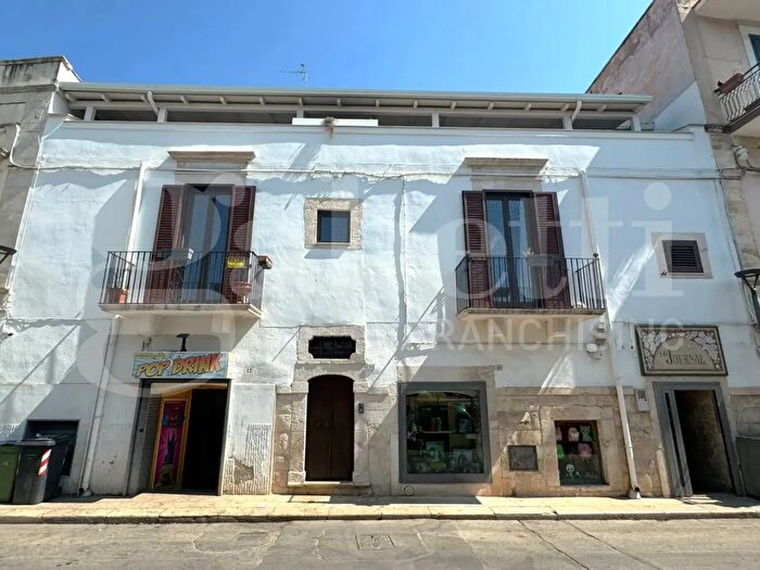 Casa quadrilocale in affitto in Piazza Aldo Moro, Toritto