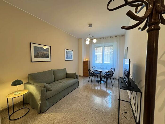 Appartamento bilocale in affitto in Via Parmigianino, Milano