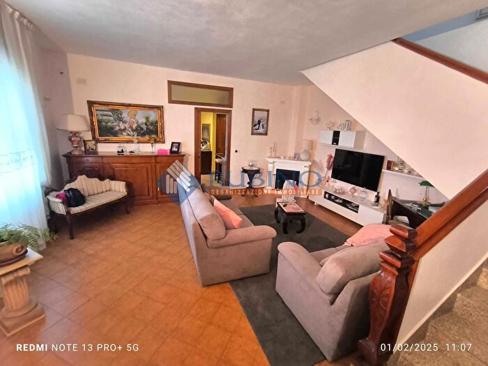 Casa quadrilocale in vendita in Trani