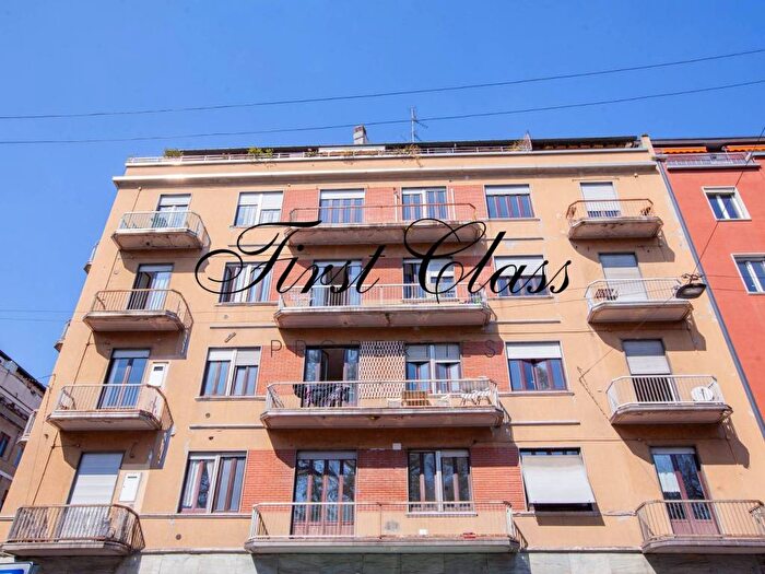 Appartamento trilocale in vendita in Via Cola di Rienzo, Solari, Milano