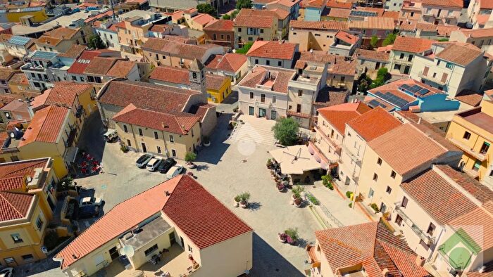 Casa con 5 locali in vendita in Piazza Risorgimento, Arzachena