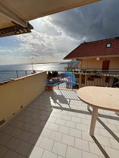 Appartamento quadrilocale in vendita in Via Contrada Silemi, Letojanni