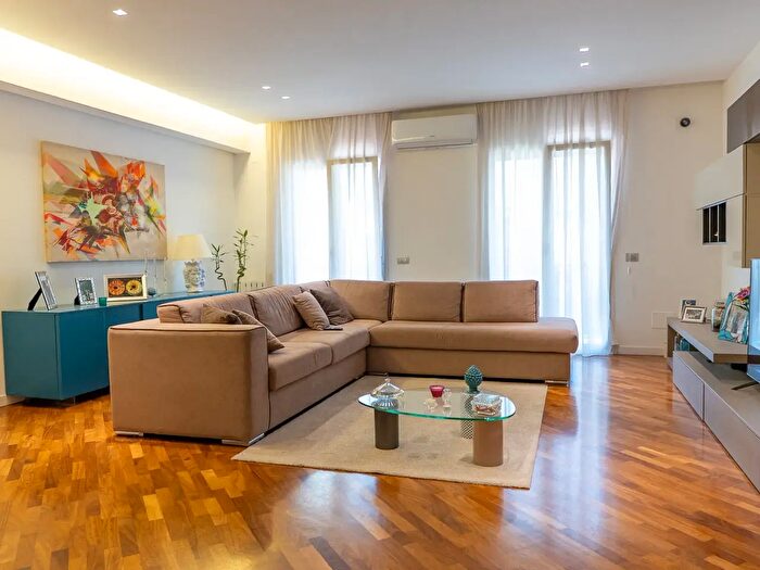 Appartamento con 5 locali in vendita in Via Corsica, Siracusa