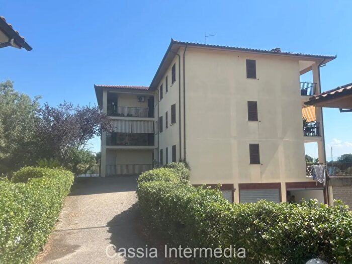 Appartamento trilocale in vendita in Via Peccio, Fabrica Di Roma