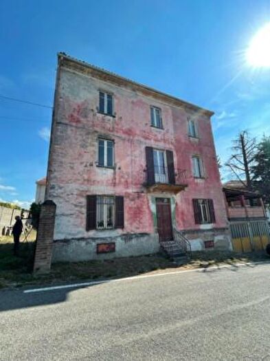 Casa con 6 locali in vendita in Paderna