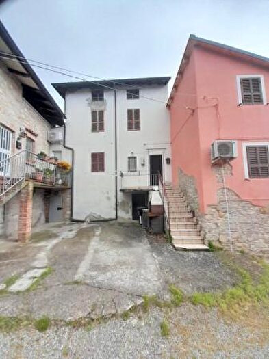 Casa trilocale in vendita in Località Bersani, Gropparello