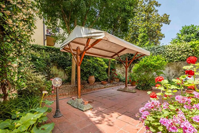 Appartamento con 6 locali in vendita in Firenze, Firenze