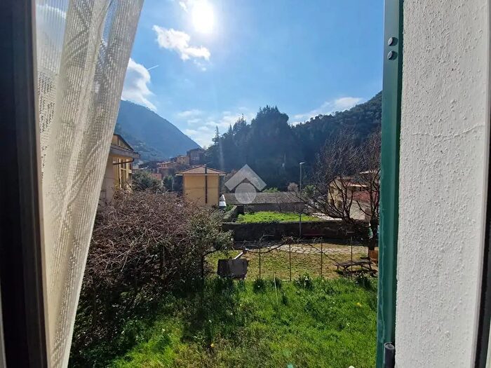 Appartamento con 6 locali in vendita in Via Ugo Secondo Partigiano, Badalucco