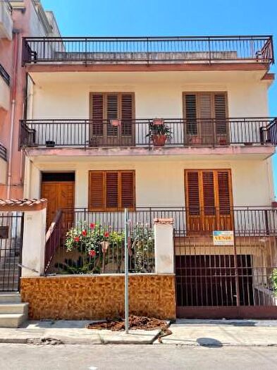 Appartamento trilocale in vendita in Via Imbriani, Cinisi