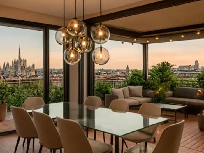 Appartamento quadrilocale in vendita in Milano