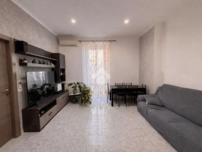 Appartamento trilocale in vendita in Via Giovanni Enrico Pestalozzi, Milano