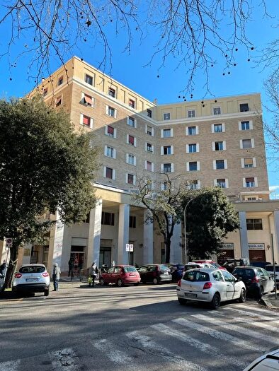 Appartamento trilocale in vendita in Piazza dei Navigatori, Roma