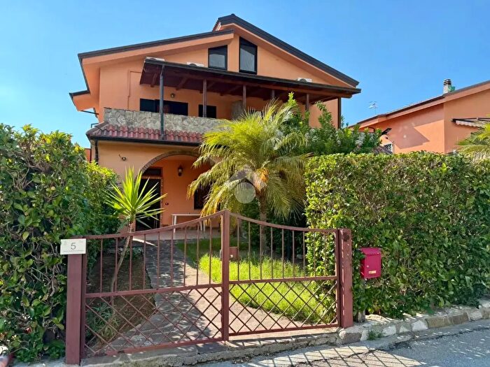 Appartamento trilocale in vendita in Via Panoramica, Diamante