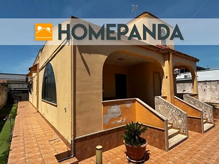 Casa con 10 locali in vendita in Via Enrico Fermi, Trepuzzi