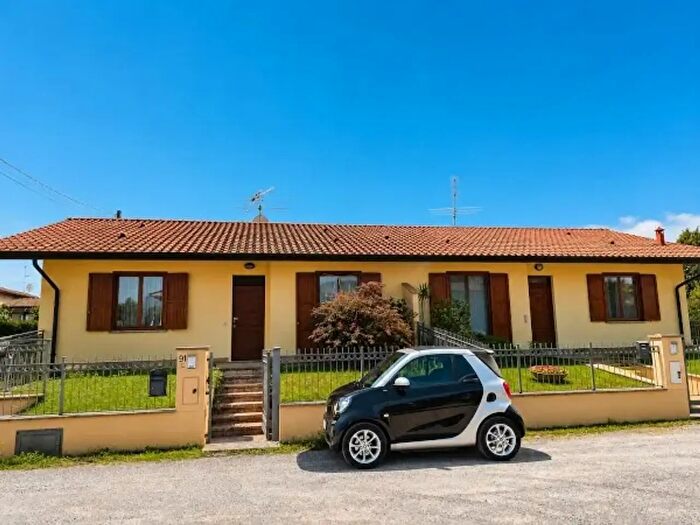 Casa trilocale in vendita in Via Roma, Bonate Sopra