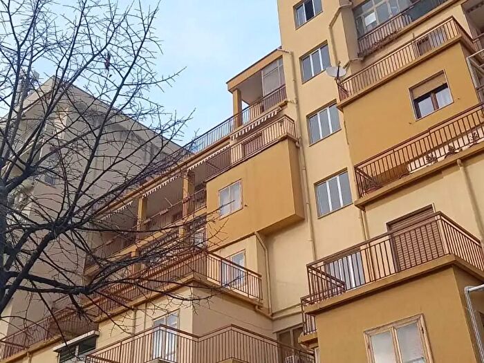 Appartamento con 5 locali in vendita in Via Achille Napoli, Salerno