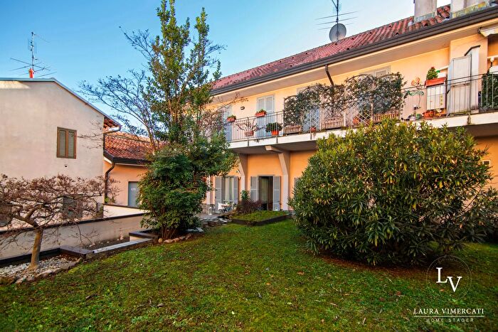 Appartamento trilocale in vendita in Via Magenta, Busto Arsizio